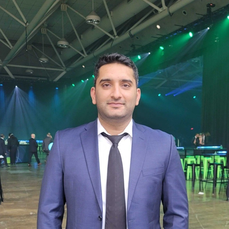 Portrait of Dawood Cheema, CEO of Data Function Inc.